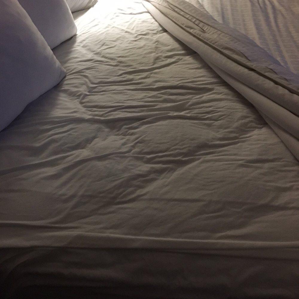 Inn America - I pulled the blanket back and it just look like they remade the bed instead of stripping the linens. - Hotels Near Me - Lewiston, Idaho Inn America - I pulled the blanket back and it just look like they remade the bed instead of stripping the linens. - Hotels Near Me - Lewiston, Idaho