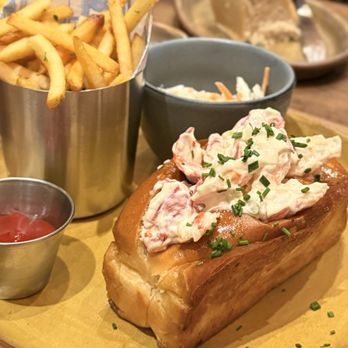 King's Fish House - Pine Ave - Lobster Roll - Seafood Near Me - Long Beach, California King's Fish House - Pine Ave - Lobster Roll - Seafood Near Me - Long Beach, California