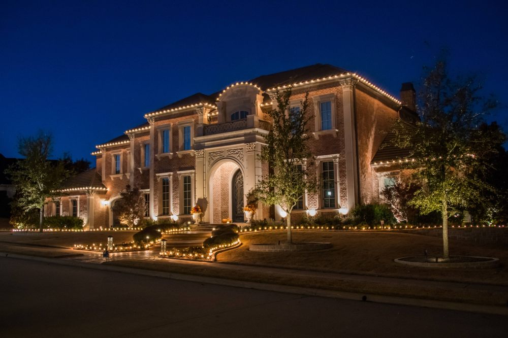 THE CHRISTMAS LIGHTS EXPERTS Updated October 2024 45 Photos Plano