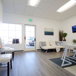 Colon Hydrotherapy & Beyond - Our waiting area