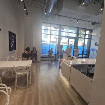 Teazzi Tea Shop - Interior - Bubble Tea Near Me - Sunnyvale, California