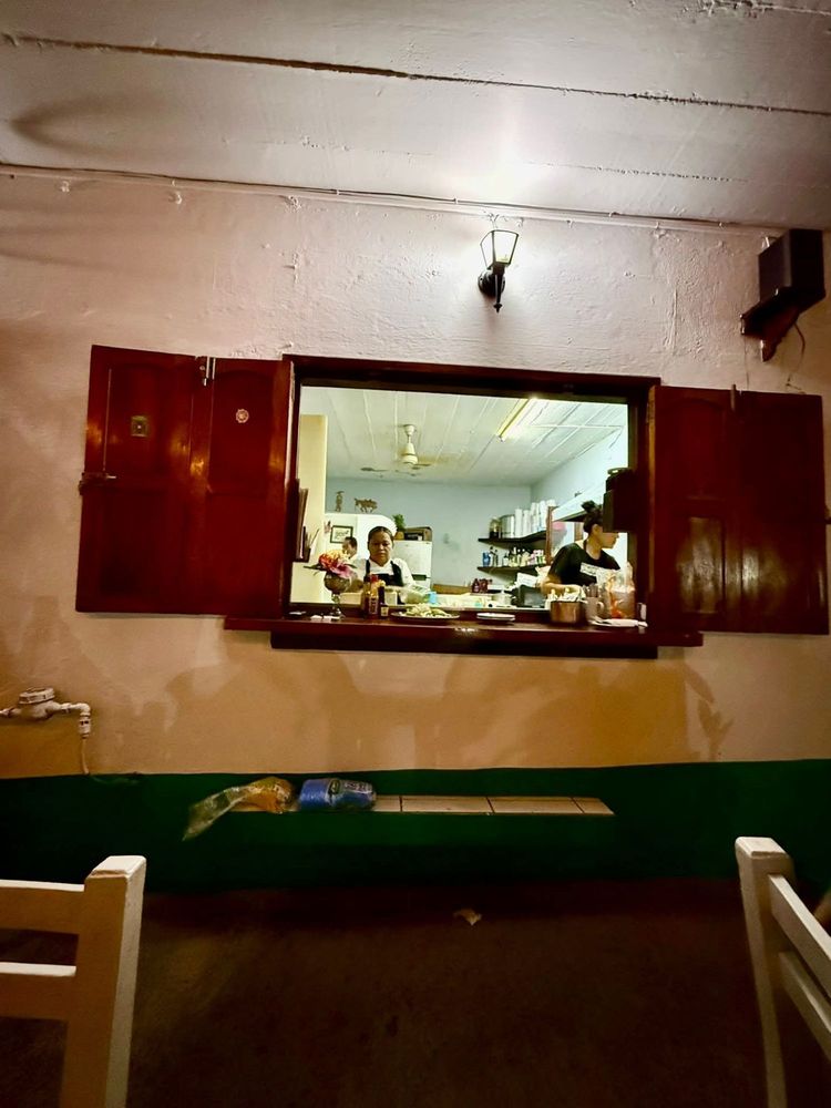 Marisqueria Los Lirios