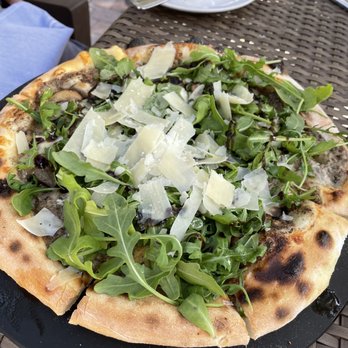 Back Porch Pizza Bar - Mushroom pizza - Cocktail Bars Near Me - Mount Dora, Florida Back Porch Pizza Bar - Mushroom pizza - Cocktail Bars Near Me - Mount Dora, Florida