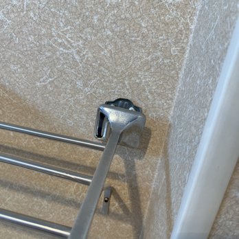 Comfort Inn - Towel rack falling off - Hotels Near Me - Jamestown, North Dakota Comfort Inn - Towel rack falling off - Hotels Near Me - Jamestown, North Dakota