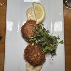 Finback Alehouse - Crab cakes