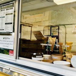 The Wright Scoop - Comes and cup options, tap to pay option