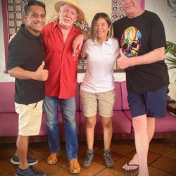 Hotel Villablanca - Alex Serrano, Mr. William, Jackie, Mr. President
