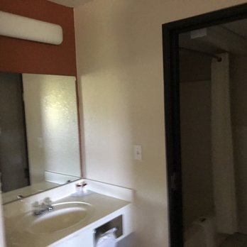 Regency Inn & Suites - Sink and bathroom - Hotels Near Me - Stilwell, Oklahoma