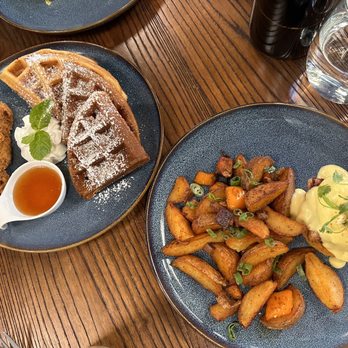SAMS American Eatery - Chicken and Fried Chicken & Waffle / Pork Belly Benedict (smaller portions for Restaurant Week) - American Near Me - San Francisco, California SAMS American Eatery - Chicken and Fried Chicken & Waffle / Pork Belly Benedict (smaller portions for Restaurant Week) - American Near Me - San Francisco, California