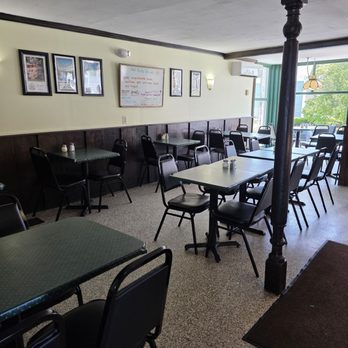 Paul's Pasta Shop - Inside dining - Italian Near Me - Groton, Connecticut Paul's Pasta Shop - Inside dining - Italian Near Me - Groton, Connecticut