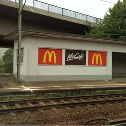 McDonald's - Blick aus dem Fenster