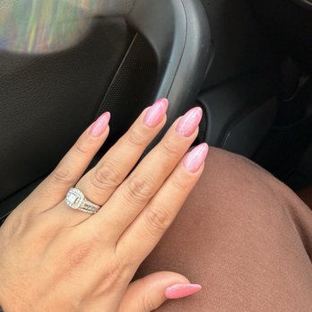 Orchid Nails and Spa - Left hand - pink cat eye, almond shape - Waxing Near Me - Vallejo, California Orchid Nails and Spa - Left hand - pink cat eye, almond shape - Waxing Near Me - Vallejo, California