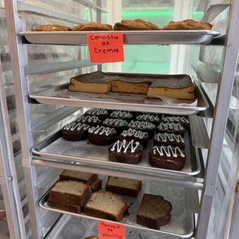 Panaderia La Jalisience - Pan - Bakeries Near Me - Woodland, California Panaderia La Jalisience - Pan - Bakeries Near Me - Woodland, California