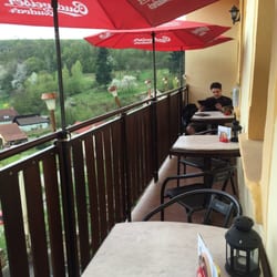 Pizzerie Čertovna - Restaurace na parkáně s výhledem do zeleně