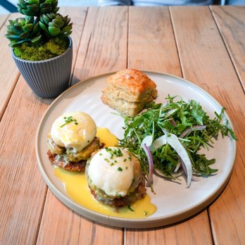 Yardbird - Low Country crabcake Benedict - Southern Near Me - Dallas, Texas Yardbird - Low Country crabcake Benedict - Southern Near Me - Dallas, Texas