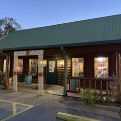 Oaks Steak House & Gifts - Entrance