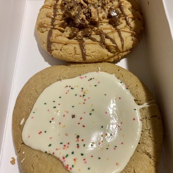 Crumbl - Marietta - Strawberry pop tart and Reese's peanut butter cup cookies - Bakeries Near Me - Marietta, Georgia Crumbl - Marietta - Strawberry pop tart and Reese's peanut butter cup cookies - Bakeries Near Me - Marietta, Georgia