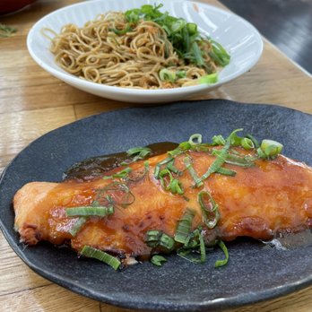 Star Noodle - Famous Garlic Noodles & glazed Salmon - Asian Fusion Near Me - Lahaina, Hawaii Star Noodle - Famous Garlic Noodles & glazed Salmon - Asian Fusion Near Me - Lahaina, Hawaii