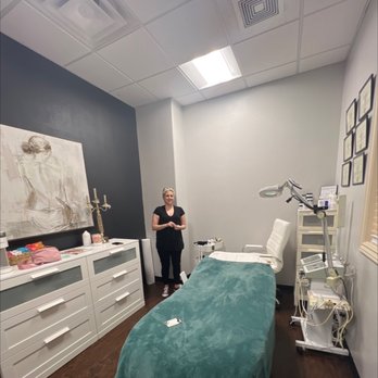 White Opal Beauty - Mina after beautifying my lashes. - Eyelash Service Near Me - Phoenix, Arizona