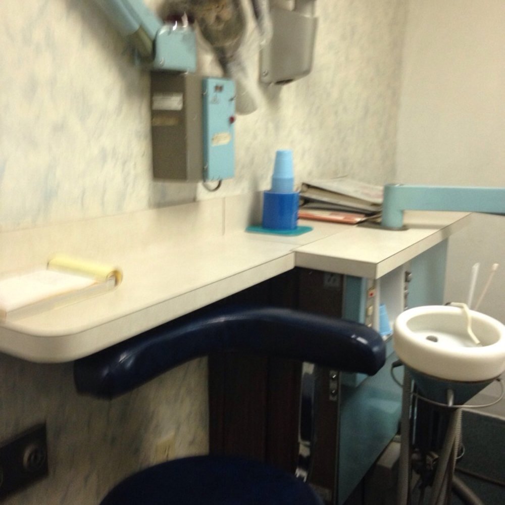 David M Adelman, DDS - 1968 X-ray machine - Oral Surgeons Near Me - N Miami Beach, Florida