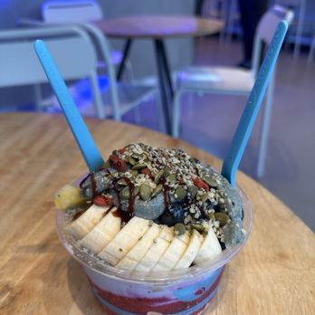 Blue Bowl Superfoods - 16oz bowl - Acai Bowls Near Me - Oceanside, California