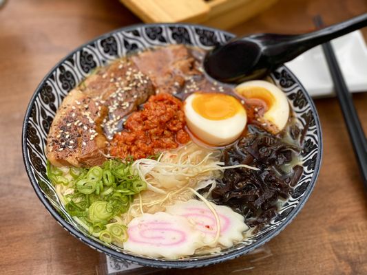 Aki Nom Nom Sushi and Ramen by null