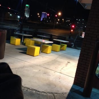 McDonald's - Outside seating - Fast Food Near Me - Omaha, Nebraska