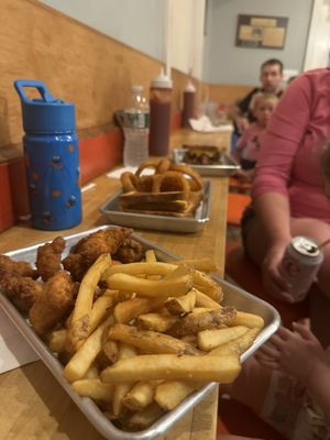 Burgers, Shakes & Fries by null