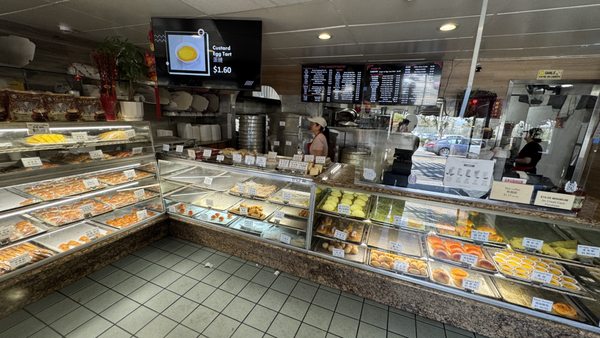 Long’s Family Pastry by null