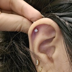 Icing by Claire's - Cartilage pierced