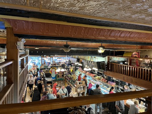 Mariposa Market by null