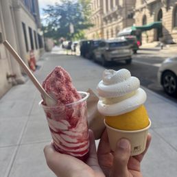 Strawberry shortcake yogurt and special lemon sorbet Strawberry shortcake yogurt and special lemon sorbet