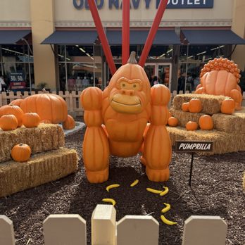 Citadel Outlets - Pumprilla - Outlet Stores Near Me - Los Angeles, California