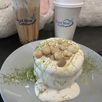 Cloud Nine Cafe Hawaii - Desserts Near Me - Honolulu, Hawaii