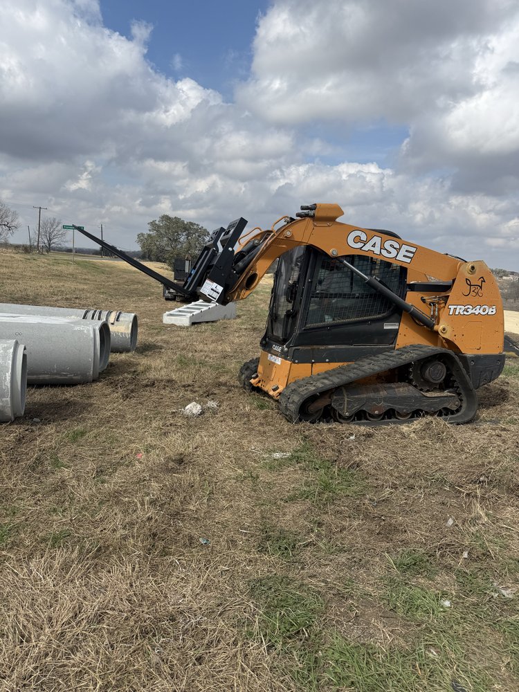 J316 Excavation - septic in Floresville, TX