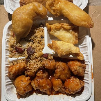 Wing Lee - I can really eat a lot but this was my leftovers! Doesn't even look like I touched it; the quantity is what impressed me most. - Chinese Near Me - Scarborough, Maine