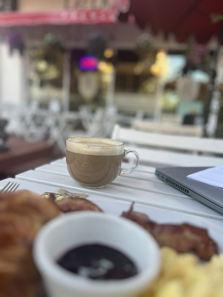 Le Belleair Cafe Image