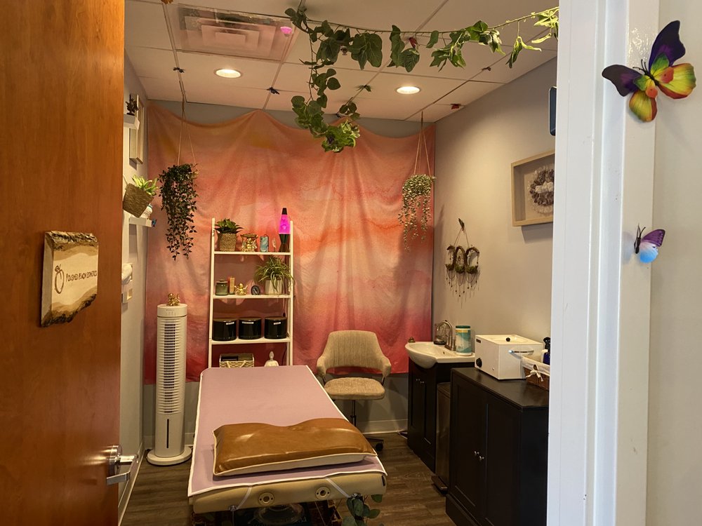 Polished Peach Esthetics Logo