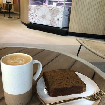 Bean About Town Waikiki - latte and banana bread - Coffee Roasteries Near Me - Honolulu, Hawaii