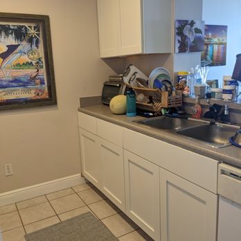 Barker Door - Kitchen Cabinets - General Contractors Near Me - Tualatin, Oregon