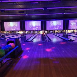 Colonial Bowling & Entertainment - Lanes/tvs