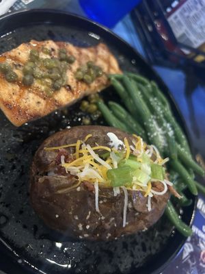 The Landing Eatery & Pub by null