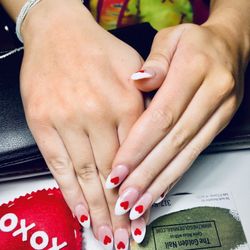 The Golden Nail - Beautiful girl and beautiful nails
