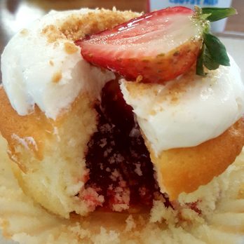 Mr Baker - Strawberry jam in the shortcake cupcake - Bakeries Near Me - Rancho Cucamonga, California