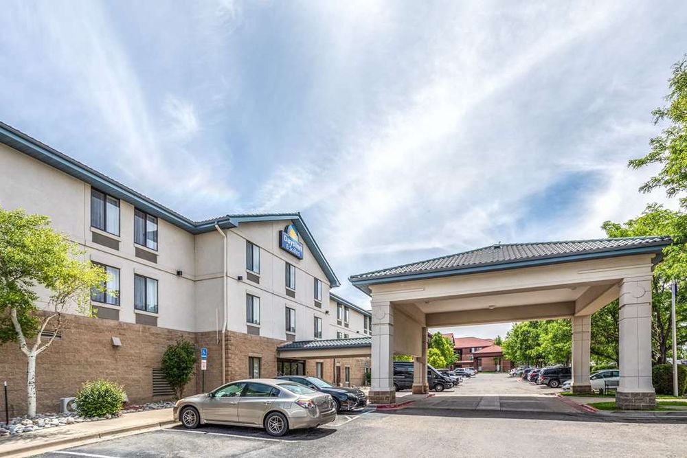 Days Inn And Suites By Wyndham Denver International Airport DAYS INN & SUITES BY WYNDHAM DENVER INTERNATIONAL AIRPORT - Updated
