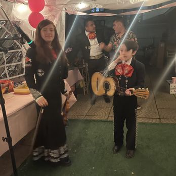 Mariachi Mexico Lindo - Musicians Near Me - Chicago, Illinois Mariachi Mexico Lindo - Musicians Near Me - Chicago, Illinois