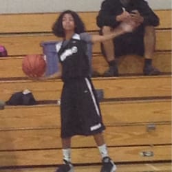 T R Smedberg Middle School - Passing inbounds...