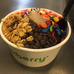 Pinkberry - Cookies & Cream + Hazelnuts with the Works!