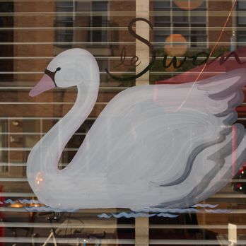 Le Swan - Le Swan Restaurant - French Near Me - Toronto, Ontario