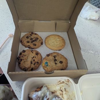 Softspot - Cookies and cinnamon bun - Desserts Near Me - Chantilly, Virginia